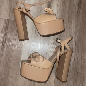 Jessica Simpson Nude Platform Heels